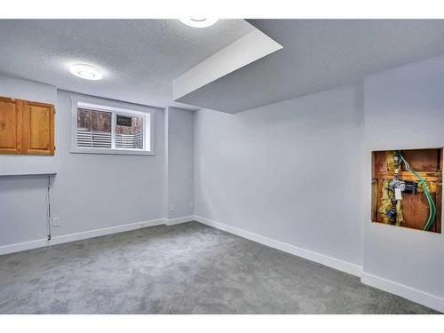 59 Whitehaven Road Ne, Calgary, AB - Indoor Photo Showing Other Room