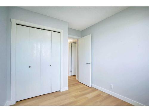 59 Whitehaven Road Ne, Calgary, AB - Indoor Photo Showing Other Room