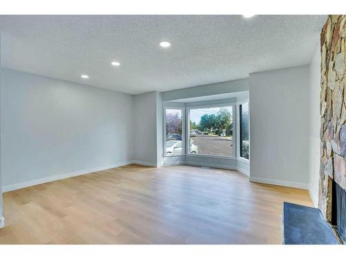 59 Whitehaven Road Ne, Calgary, AB - Indoor