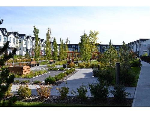 94 Les Jardins Park Se, Calgary, AB - Outdoor