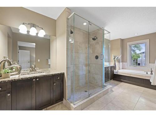 1404 21 Avenue Nw, Calgary, AB - Indoor Photo Showing Bathroom