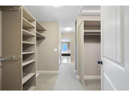 1404 21 Avenue Nw, Calgary, AB - Indoor With Storage