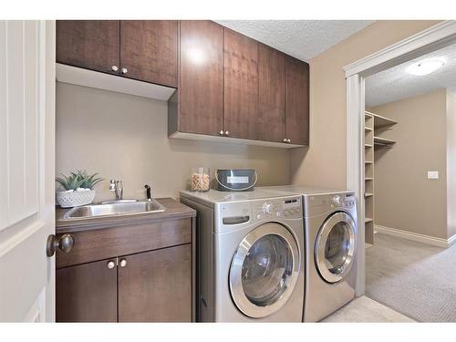 1404 21 Avenue Nw, Calgary, AB - Indoor Photo Showing Laundry Room