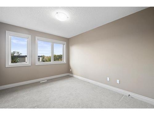 1404 21 Avenue Nw, Calgary, AB - Indoor Photo Showing Other Room