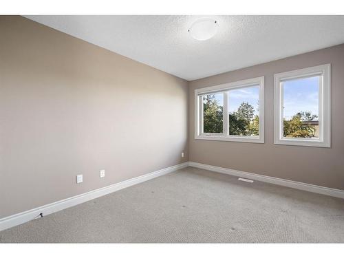 1404 21 Avenue Nw, Calgary, AB - Indoor Photo Showing Other Room