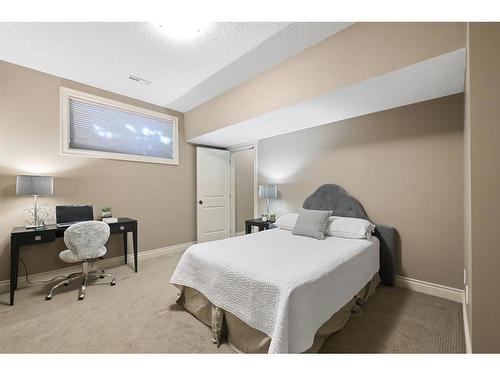 1404 21 Avenue Nw, Calgary, AB - Indoor Photo Showing Bedroom