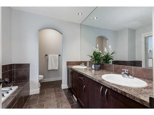 25 Cranleigh Heath Se, Calgary, AB - Indoor Photo Showing Bathroom