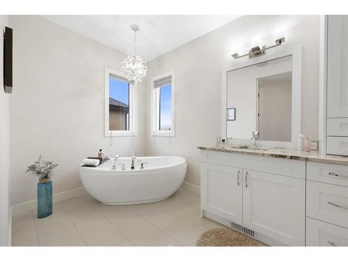 59 Evansridge View Nw, Calgary, AB - Indoor Photo Showing Bathroom