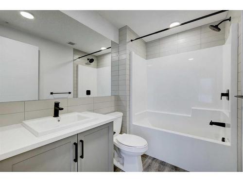 2401-350 Livingston Common Ne, Calgary, AB - Indoor Photo Showing Bathroom