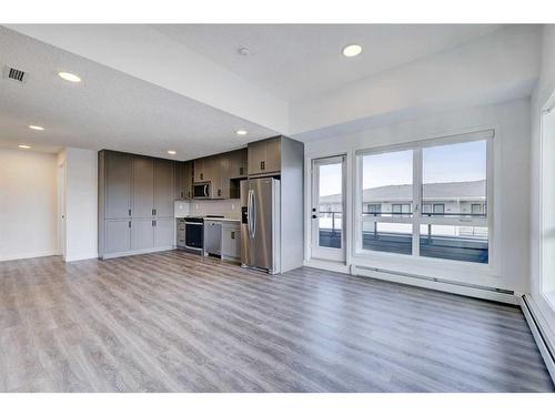 2401-350 Livingston Common Ne, Calgary, AB - Indoor Photo Showing Kitchen