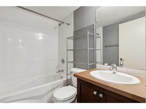 203-4127 Bow Trail Sw, Calgary, AB - Indoor Photo Showing Bathroom