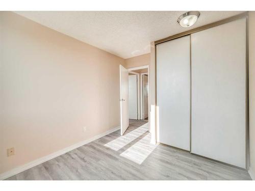 1708-4944 Dalton Drive Nw, Calgary, AB - Indoor Photo Showing Other Room