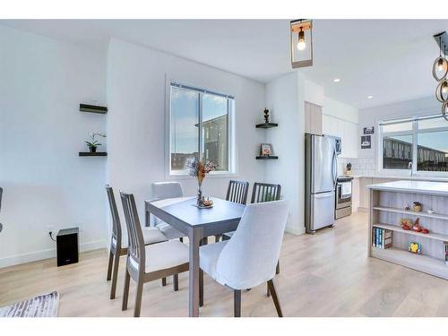 891 Belmont Drive, Calgary, AB - Indoor Photo Showing Dining Room