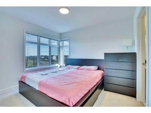 891 Belmont Drive, Calgary, AB - Indoor Photo Showing Bedroom