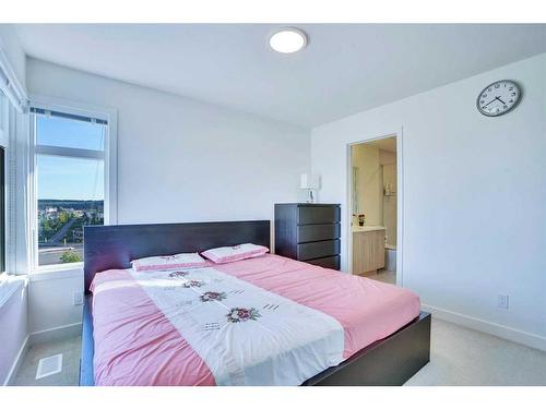 891 Belmont Drive, Calgary, AB - Indoor Photo Showing Bedroom