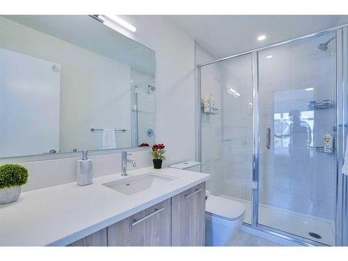 891 Belmont Drive, Calgary, AB - Indoor Photo Showing Bathroom