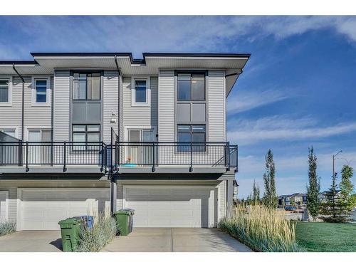 891 Belmont Drive, Calgary, AB - Outdoor With Balcony