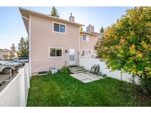 139 Woodsman Lane Sw, Calgary, AB - Outdoor