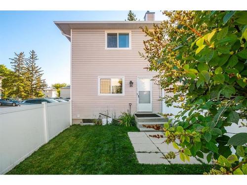 139 Woodsman Lane Sw, Calgary, AB - Outdoor