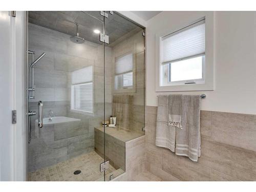 30 Fireside Point, Cochrane, AB - Indoor Photo Showing Bathroom