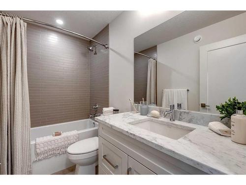 30 Fireside Point, Cochrane, AB - Indoor Photo Showing Bathroom