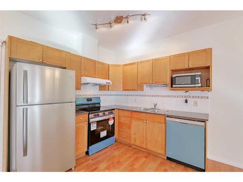 361-333 Riverfront Avenue Se, Calgary, AB - Indoor Photo Showing Kitchen With Stainless Steel Kitchen