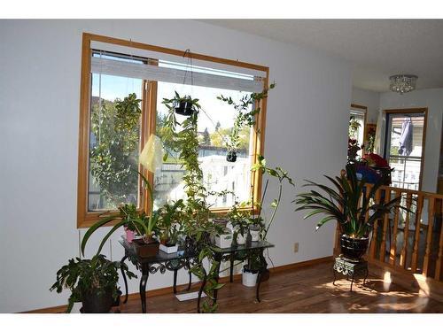 509 Hawkstone Drive Nw, Calgary, AB - Indoor Photo Showing Other Room