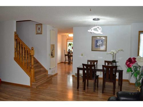 509 Hawkstone Drive Nw, Calgary, AB - Indoor Photo Showing Dining Room