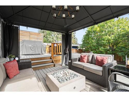 916 Kerfoot Crescent Sw, Calgary, AB - Outdoor With Deck Patio Veranda With Exterior