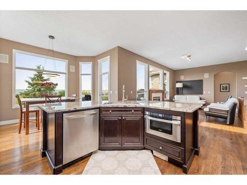 43 Palomino Boulevard, Rural Rocky View County, AB - Indoor Photo Showing Kitchen