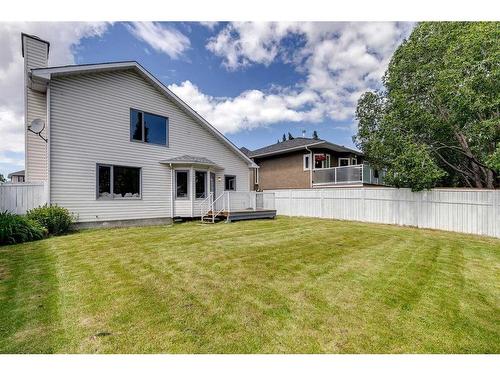 16 Hawktree Close Nw, Calgary, AB - Outdoor