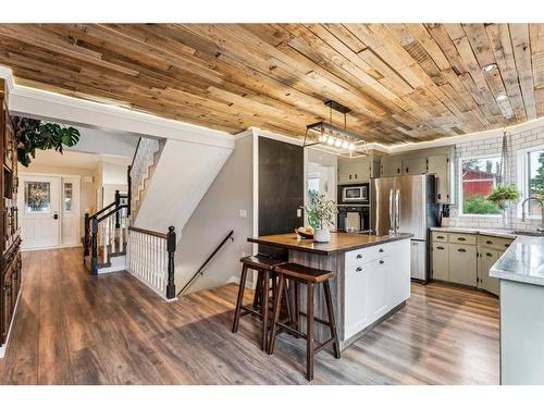 51 Stafford Street, Crossfield, AB - Indoor Photo Showing Kitchen With Upgraded Kitchen