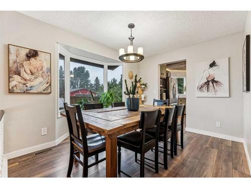 51 Stafford Street, Crossfield, AB - Indoor Photo Showing Dining Room