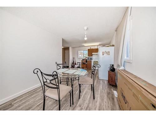 5 Spruce Drive, Drumheller, AB - Indoor Photo Showing Dining Room