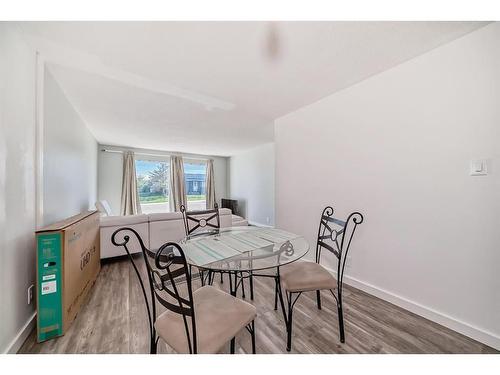 5 Spruce Drive, Drumheller, AB - Indoor Photo Showing Dining Room