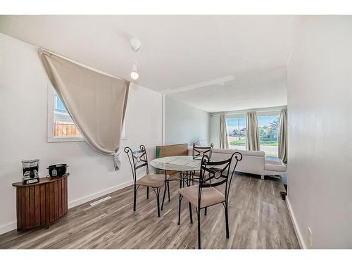 5 Spruce Drive, Drumheller, AB - Indoor Photo Showing Dining Room