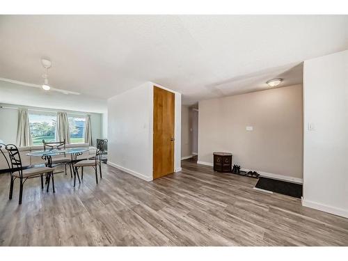 5 Spruce Drive, Drumheller, AB - Indoor Photo Showing Dining Room