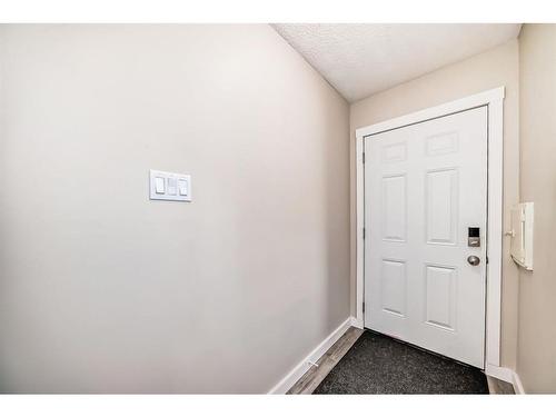 5 Spruce Drive, Drumheller, AB - Indoor Photo Showing Other Room