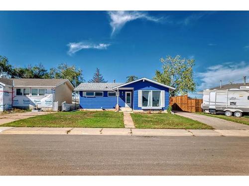 5 Spruce Drive, Drumheller, AB - Outdoor With Facade