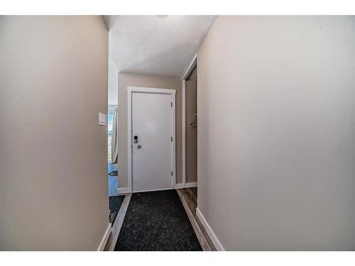 5 Spruce Drive, Drumheller, AB - Indoor Photo Showing Other Room