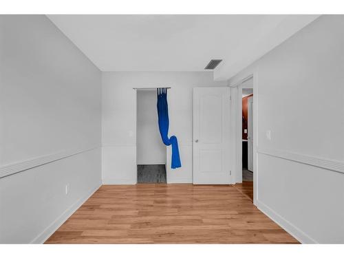 C-1407 44 Street Ne, Calgary, AB - Indoor Photo Showing Other Room