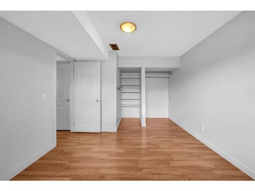 C-1407 44 Street Ne, Calgary, AB - Indoor Photo Showing Other Room