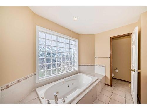 180 West Creek Drive, Chestermere, AB - Indoor Photo Showing Bathroom