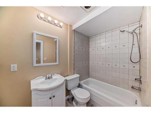 180 West Creek Drive, Chestermere, AB - Indoor Photo Showing Bathroom