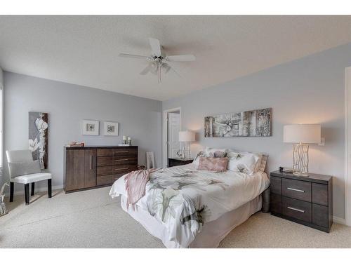 51 Everridge Villas Sw, Calgary, AB - Indoor Photo Showing Bedroom