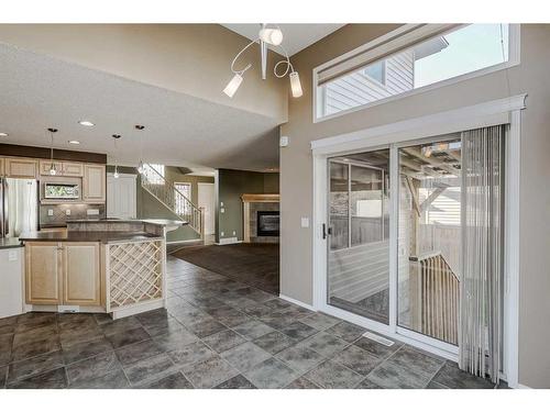 50 Somerside Crescent Sw, Calgary, AB - Indoor Photo Showing Kitchen