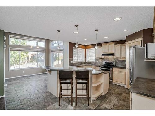 50 Somerside Crescent Sw, Calgary, AB - Indoor Photo Showing Kitchen With Upgraded Kitchen