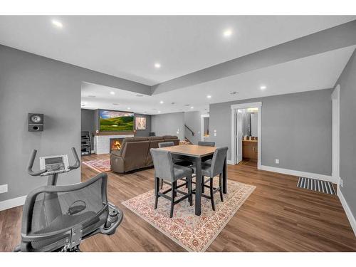 57 Rockcliff Heights Nw, Calgary, AB - Indoor