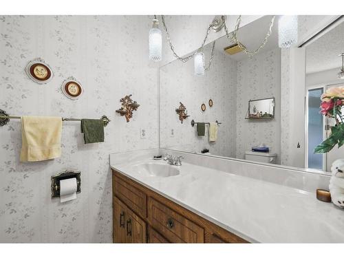 56-10910 Bonaventure Drive Se, Calgary, AB - Indoor Photo Showing Bathroom