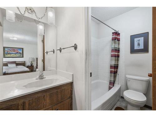 56-10910 Bonaventure Drive Se, Calgary, AB - Indoor Photo Showing Bathroom